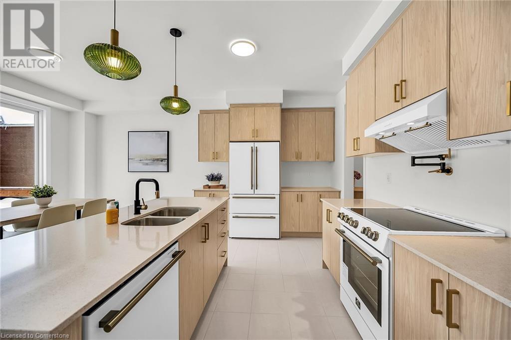 Photo 11 of 55 Teskey Crescent, Hamilton ON