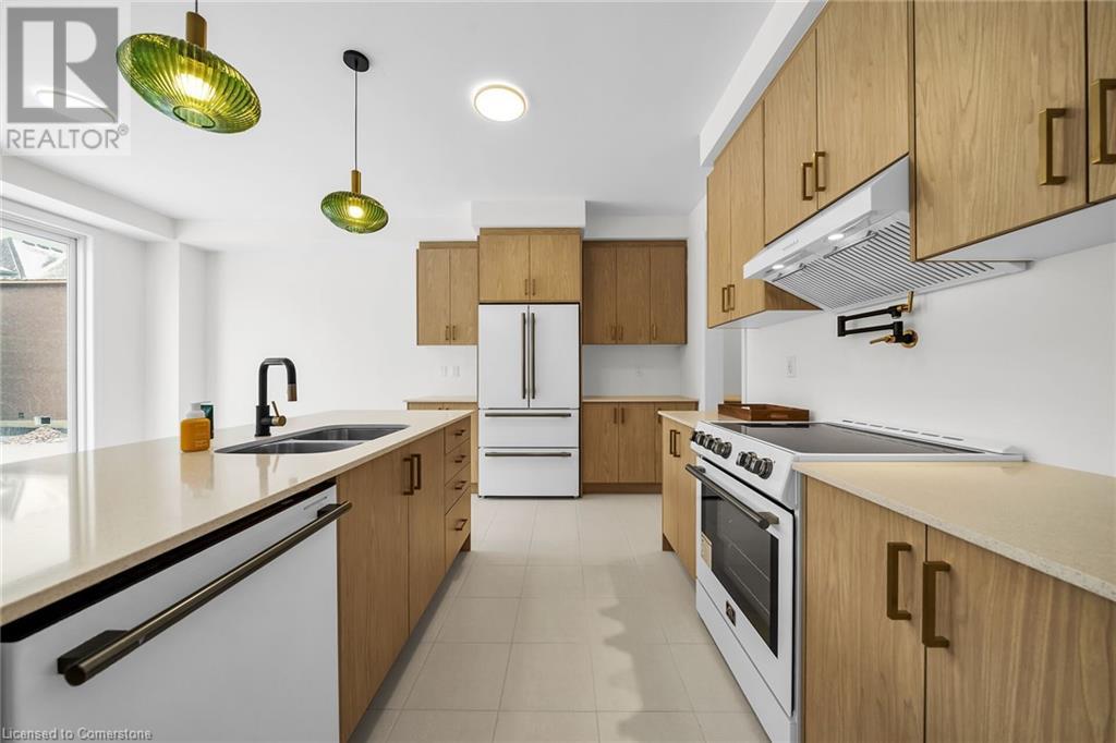 Photo 7 of 55 Teskey Crescent, Hamilton ON