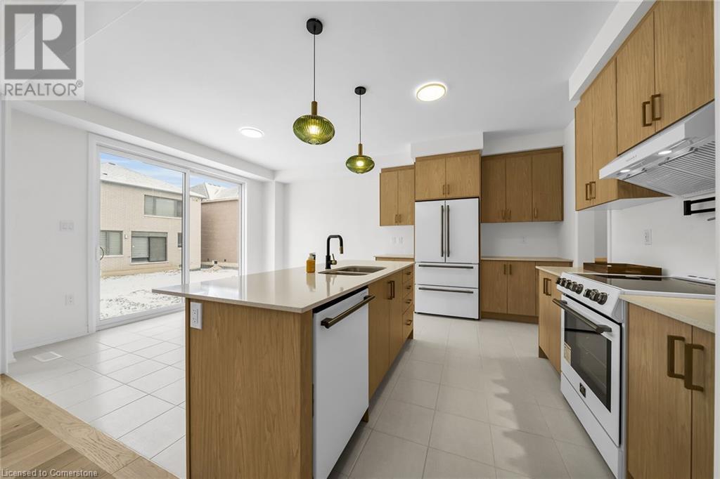 Photo 6 of 55 Teskey Crescent, Hamilton ON