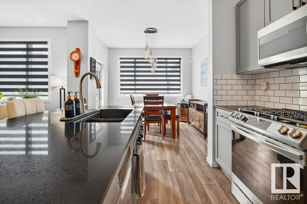Photo 11 of 17096 46 St Nw, Edmonton AB