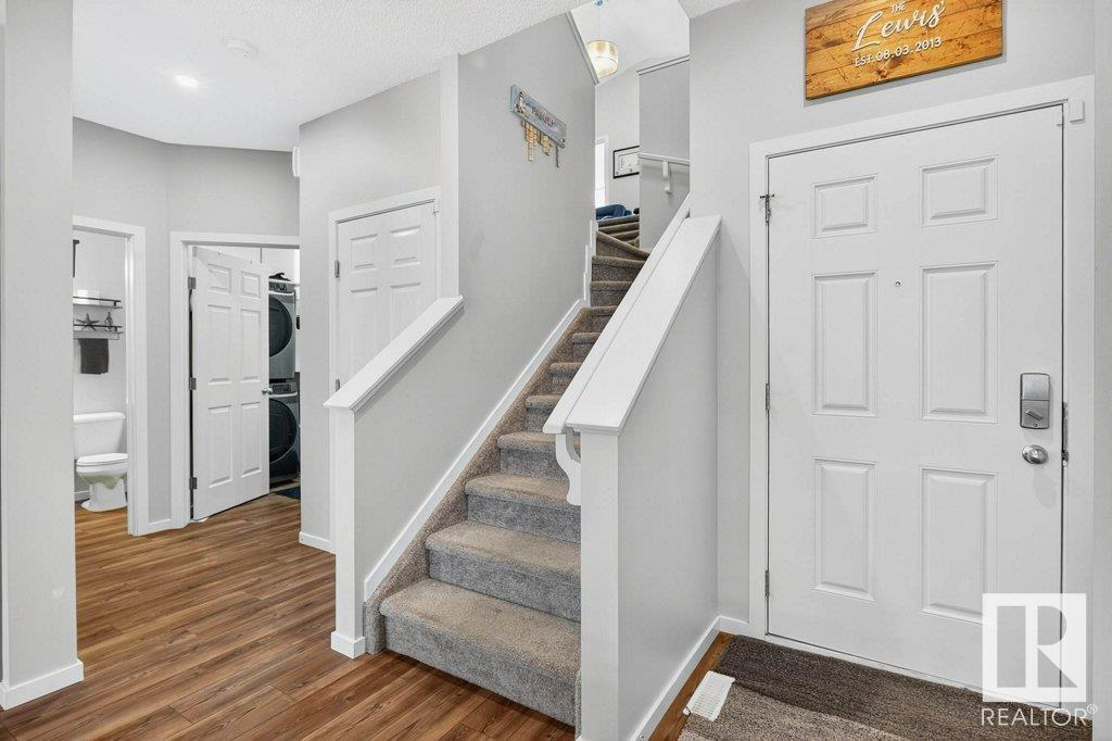 Photo 10 of 17096 46 St Nw, Edmonton AB