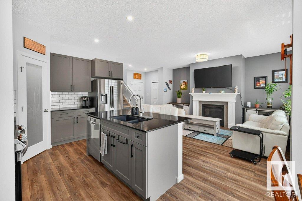 Photo 13 of 17096 46 St Nw, Edmonton AB