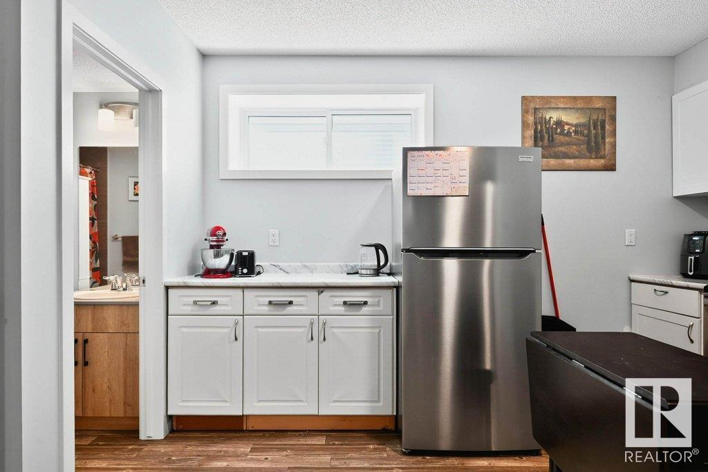Photo 21 of 17096 46 St Nw, Edmonton AB