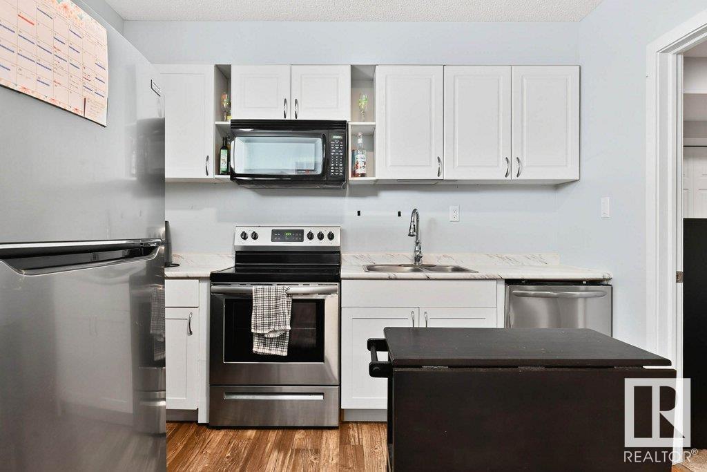 Photo 3 of 17096 46 St Nw, Edmonton AB