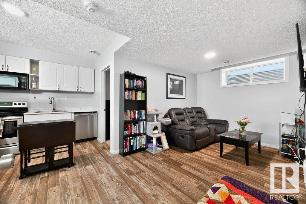 Photo 19 of 17096 46 St Nw, Edmonton AB