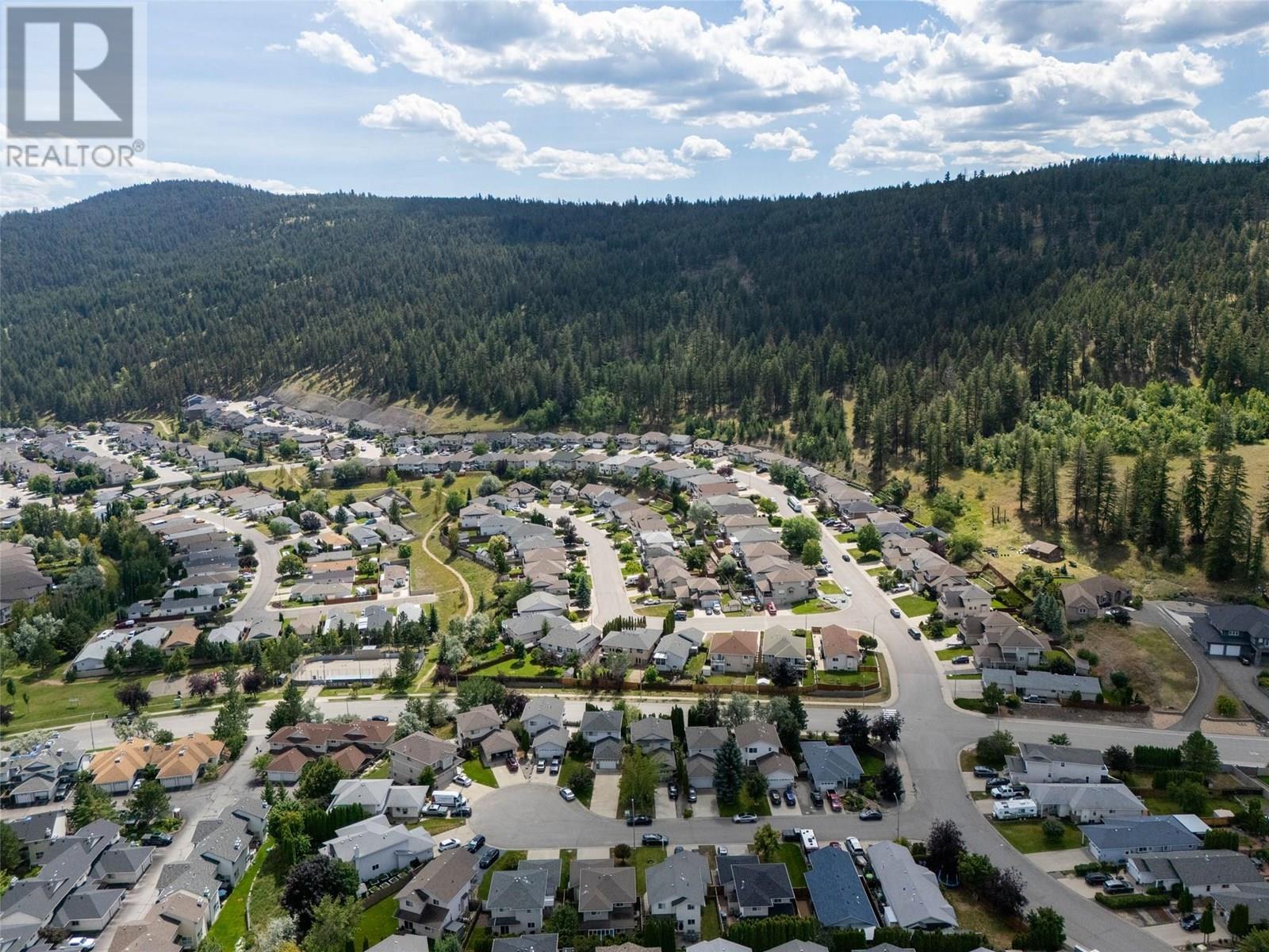 Photo 4 of 1927 Fir Place, Kamloops BC