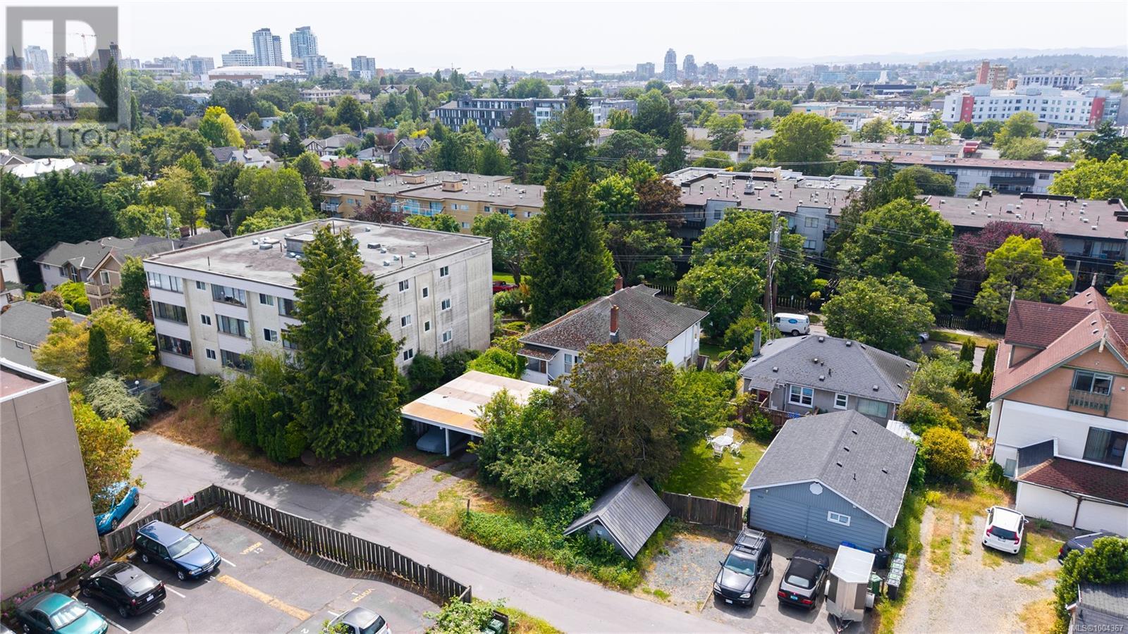 Photo 8 of 2639 Prior St, Victoria BC