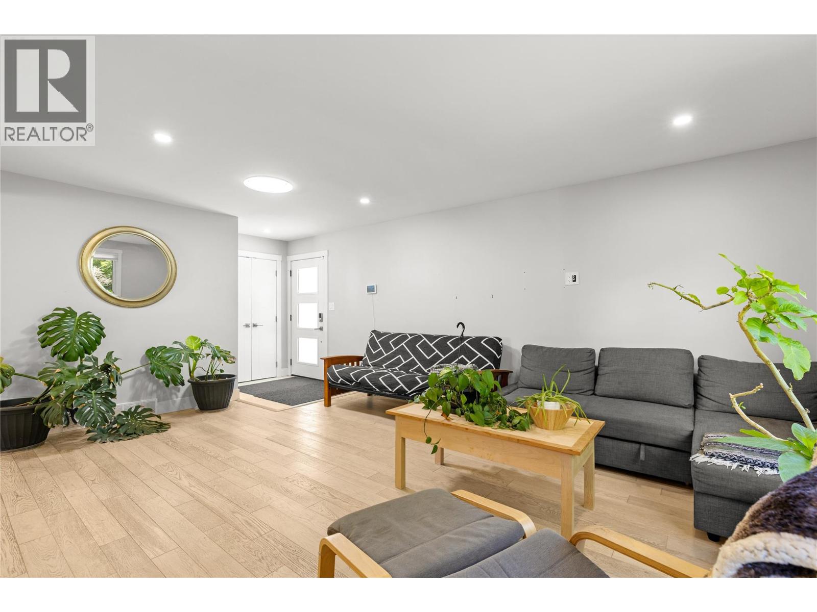  624 Armour Crescent, Kelowna