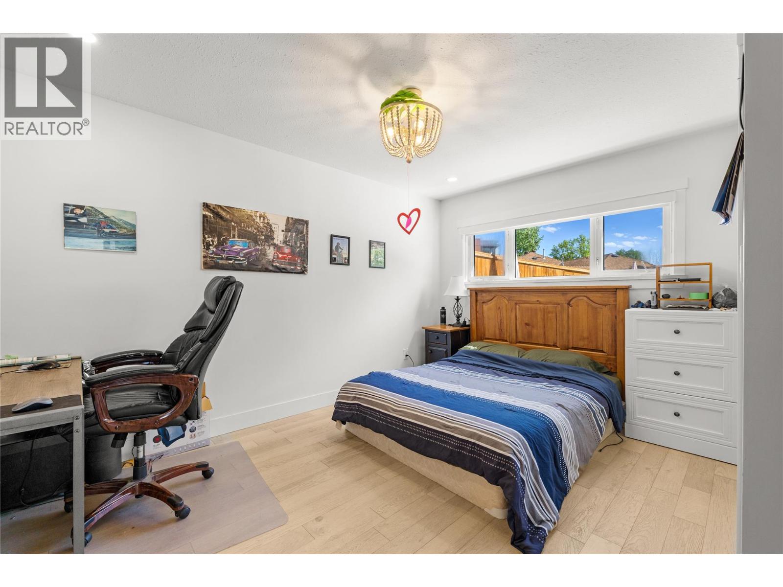  624 Armour Crescent, Kelowna