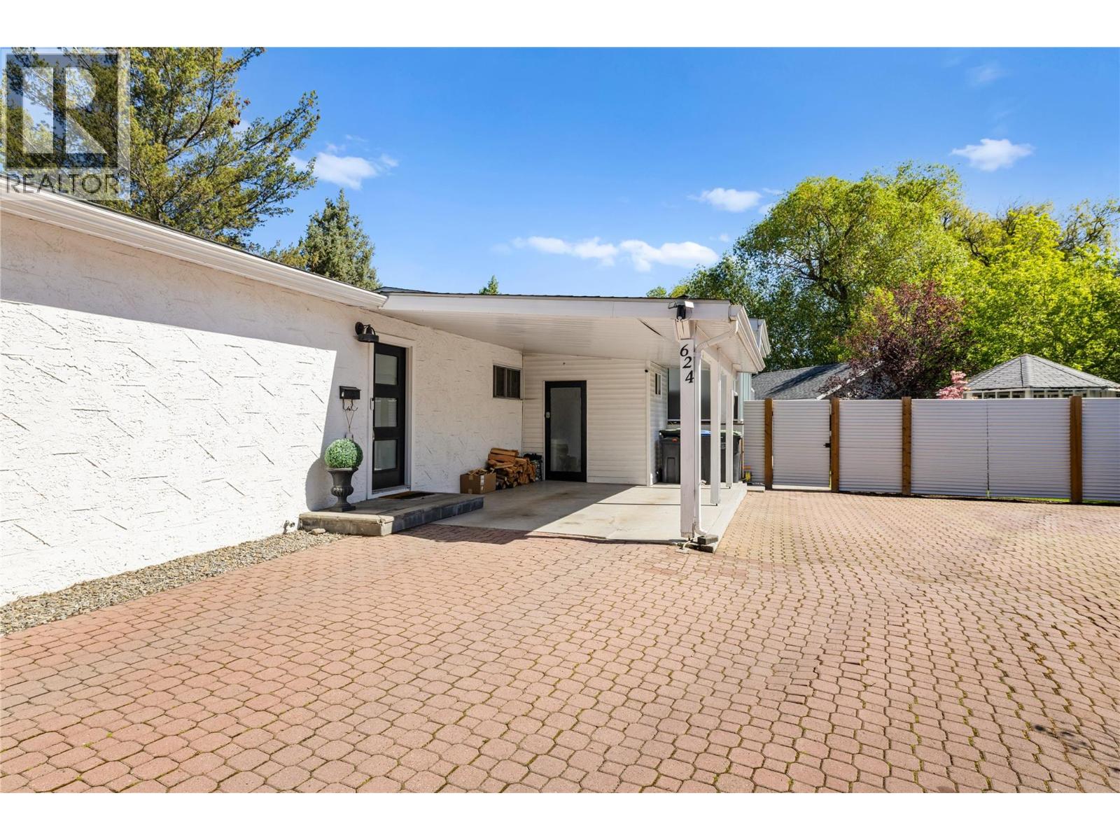  624 Armour Crescent, Kelowna