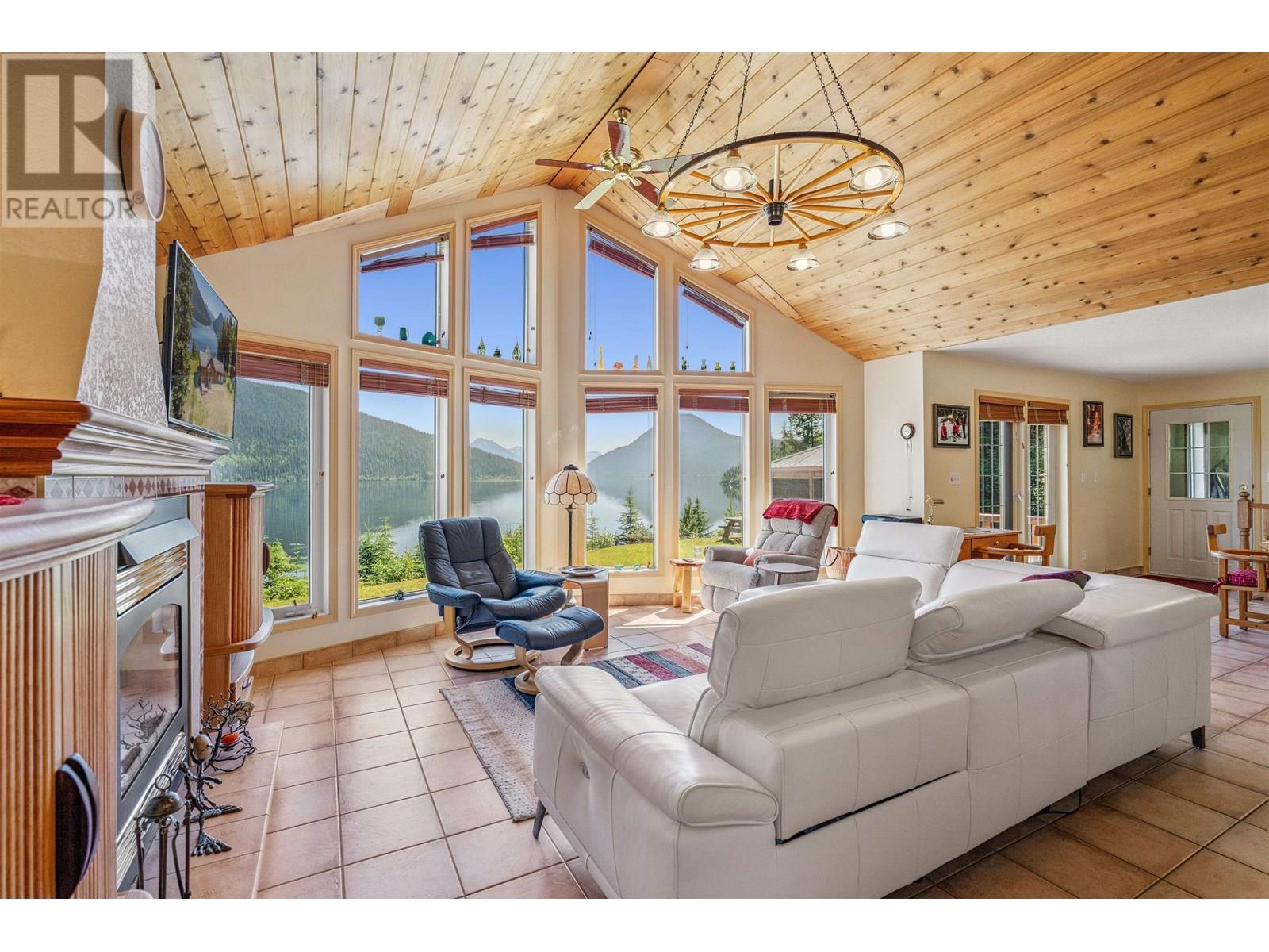 4490 BOWRON LAKE ROAD - 9