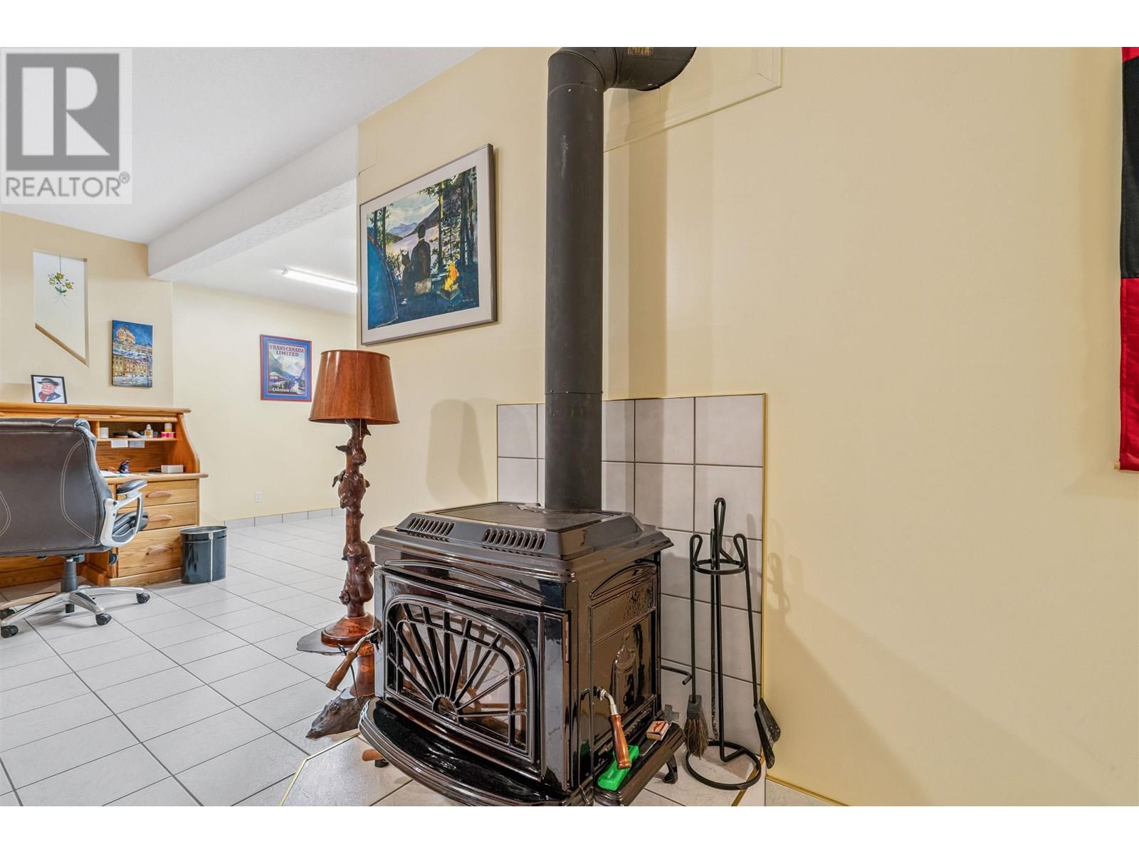 4490 BOWRON LAKE ROAD - 26