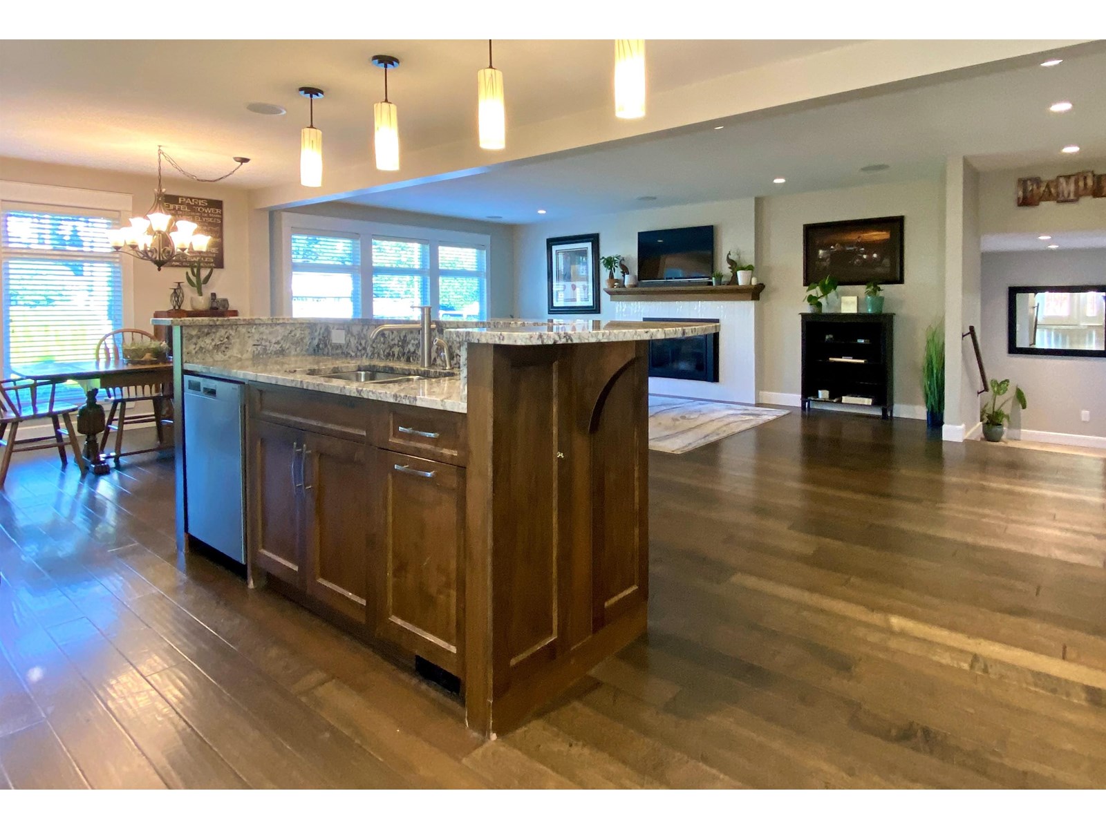 Photo 8 of 5707 247 A Street, Langley BC