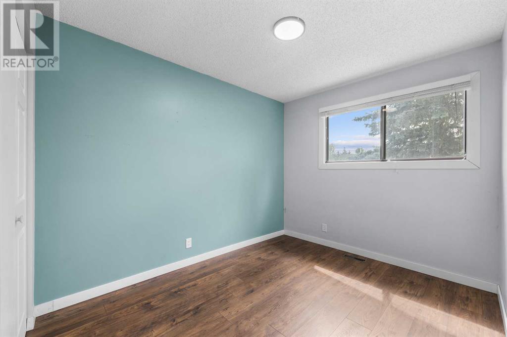 Photo 26 of 36 Brentwood Drive E, Strathmore AB