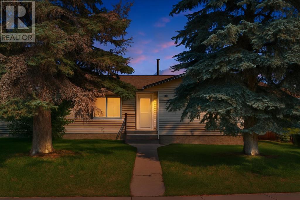 Photo 1 of 36 Brentwood Drive E, Strathmore AB
