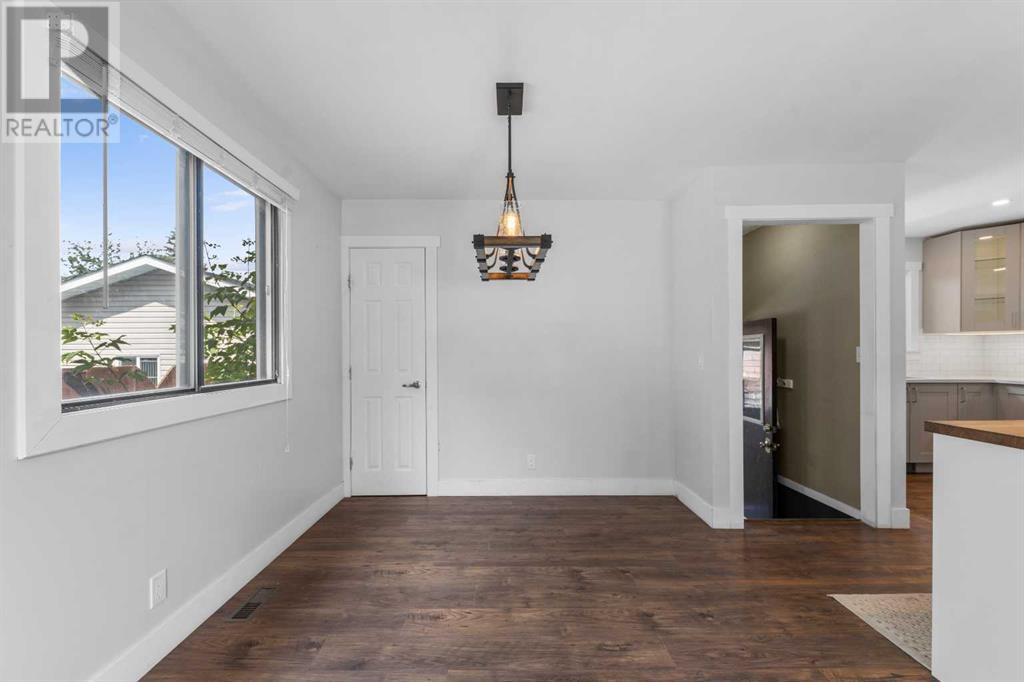 Photo 9 of 36 Brentwood Drive E, Strathmore AB