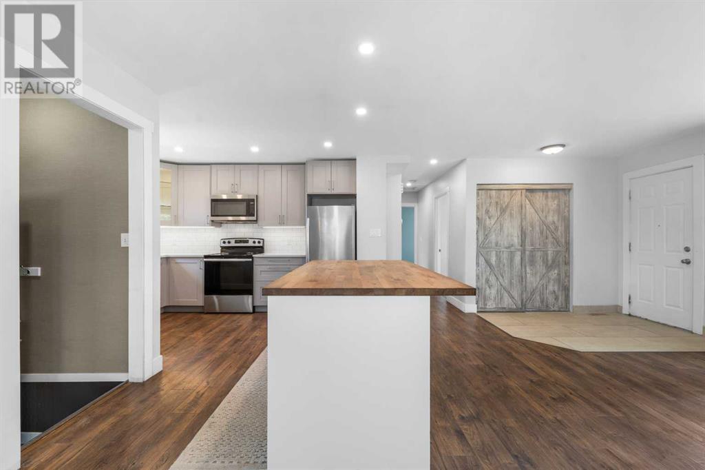 Photo 21 of 36 Brentwood Drive E, Strathmore AB