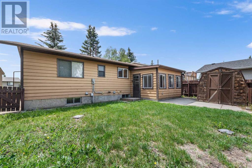 Photo 41 of 36 Brentwood Drive E, Strathmore AB