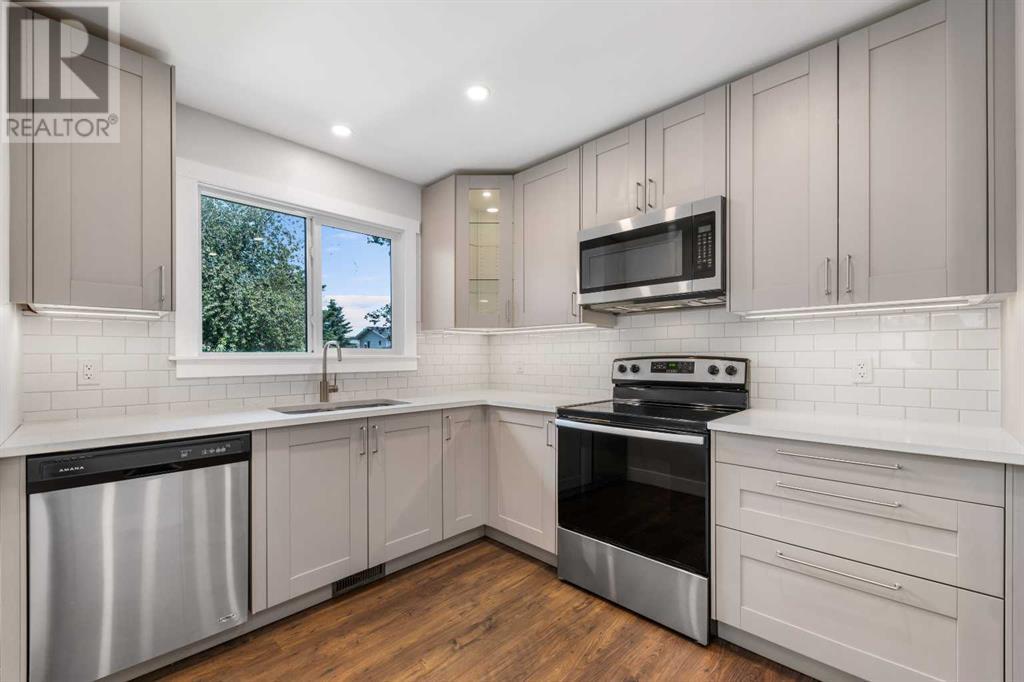 Photo 17 of 36 Brentwood Drive E, Strathmore AB