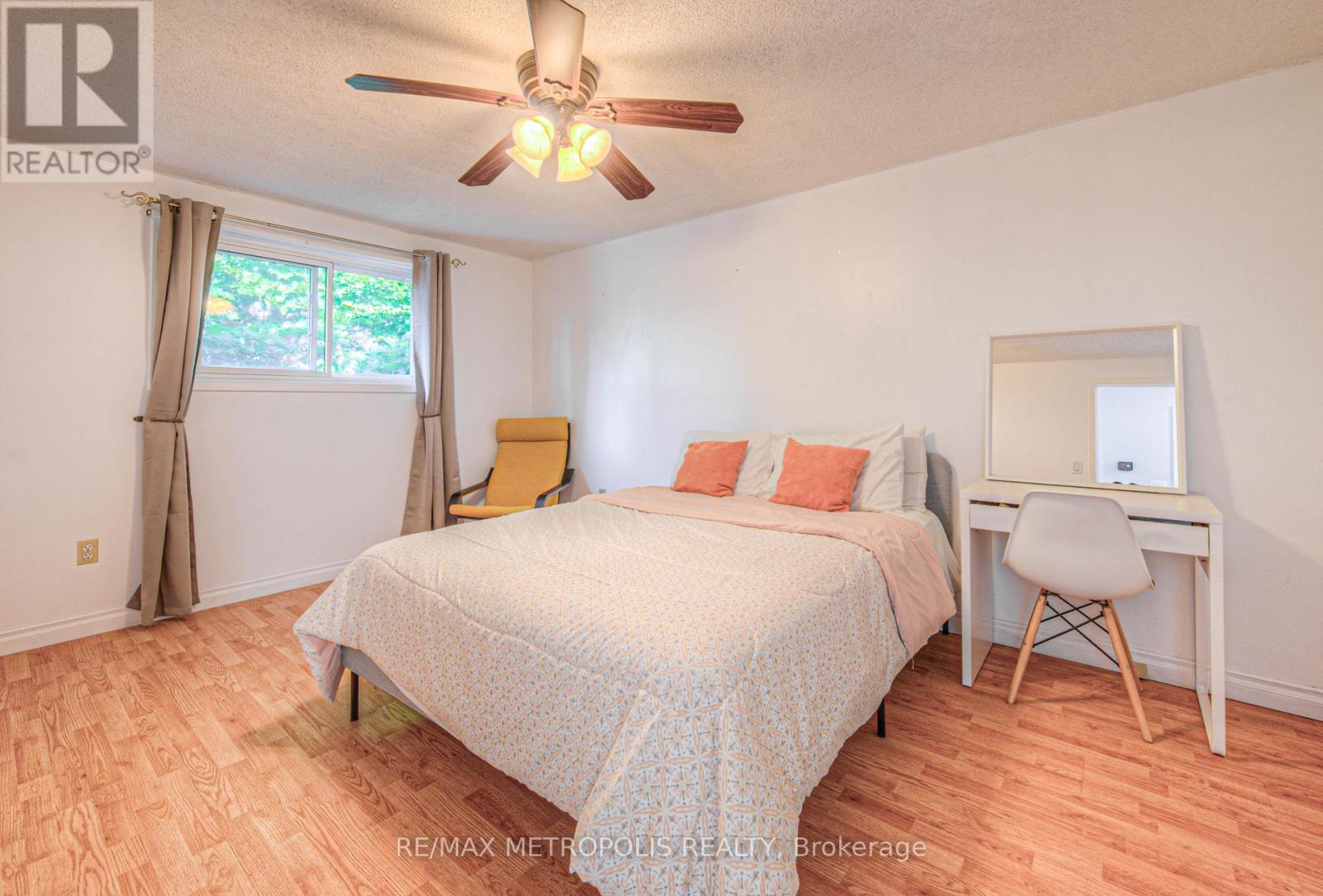Photo 31 of 735 Elgin Street N, Cambridge ON