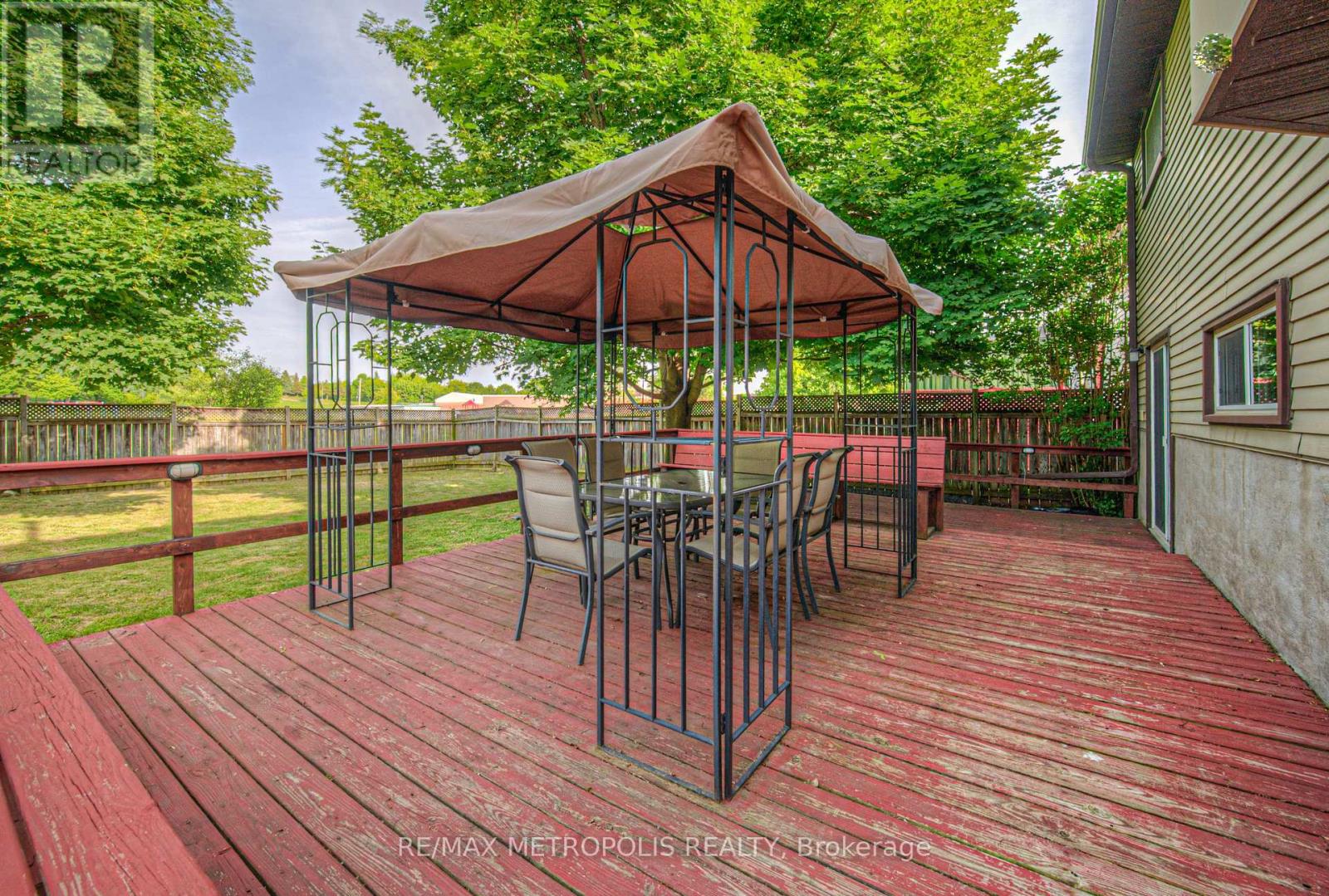 Photo 19 of 735 Elgin Street N, Cambridge ON