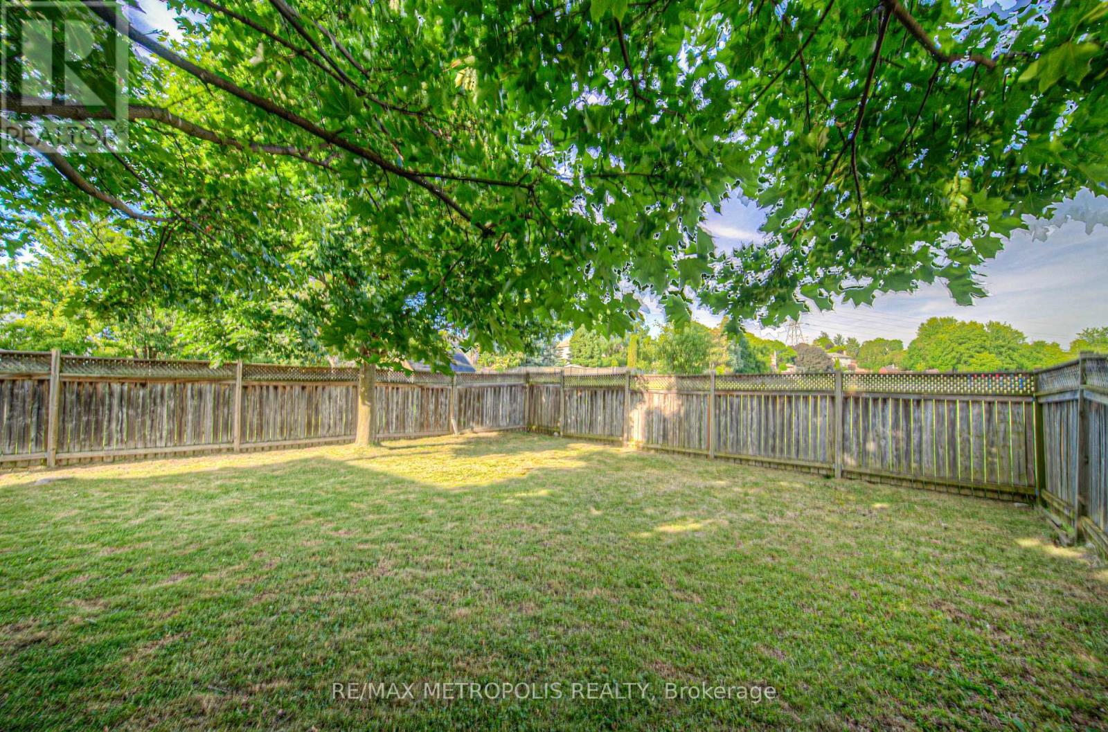 Photo 22 of 735 Elgin Street N, Cambridge ON
