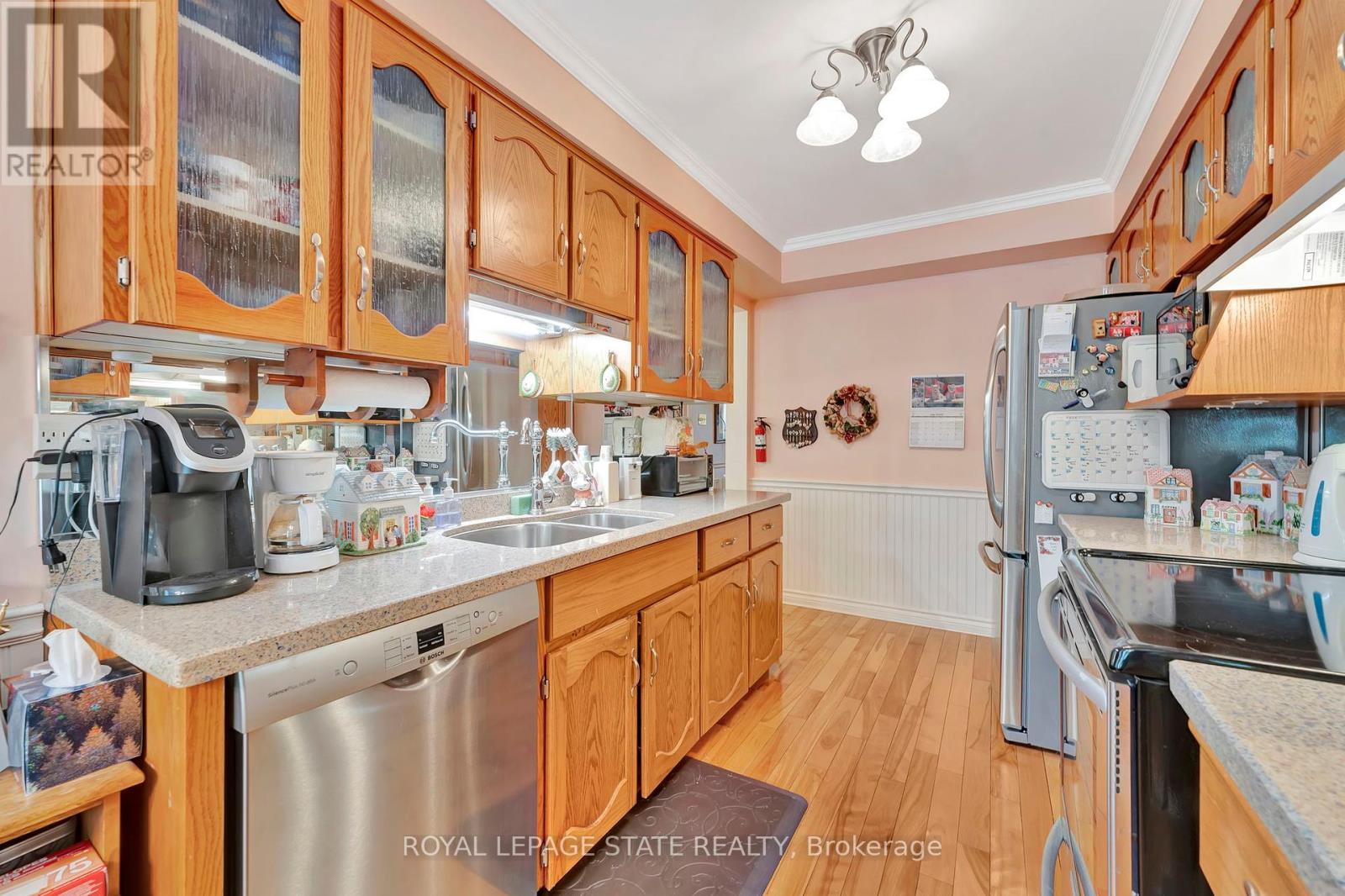 Photo 13 of 12 30 Osler Drive, Hamilton ON