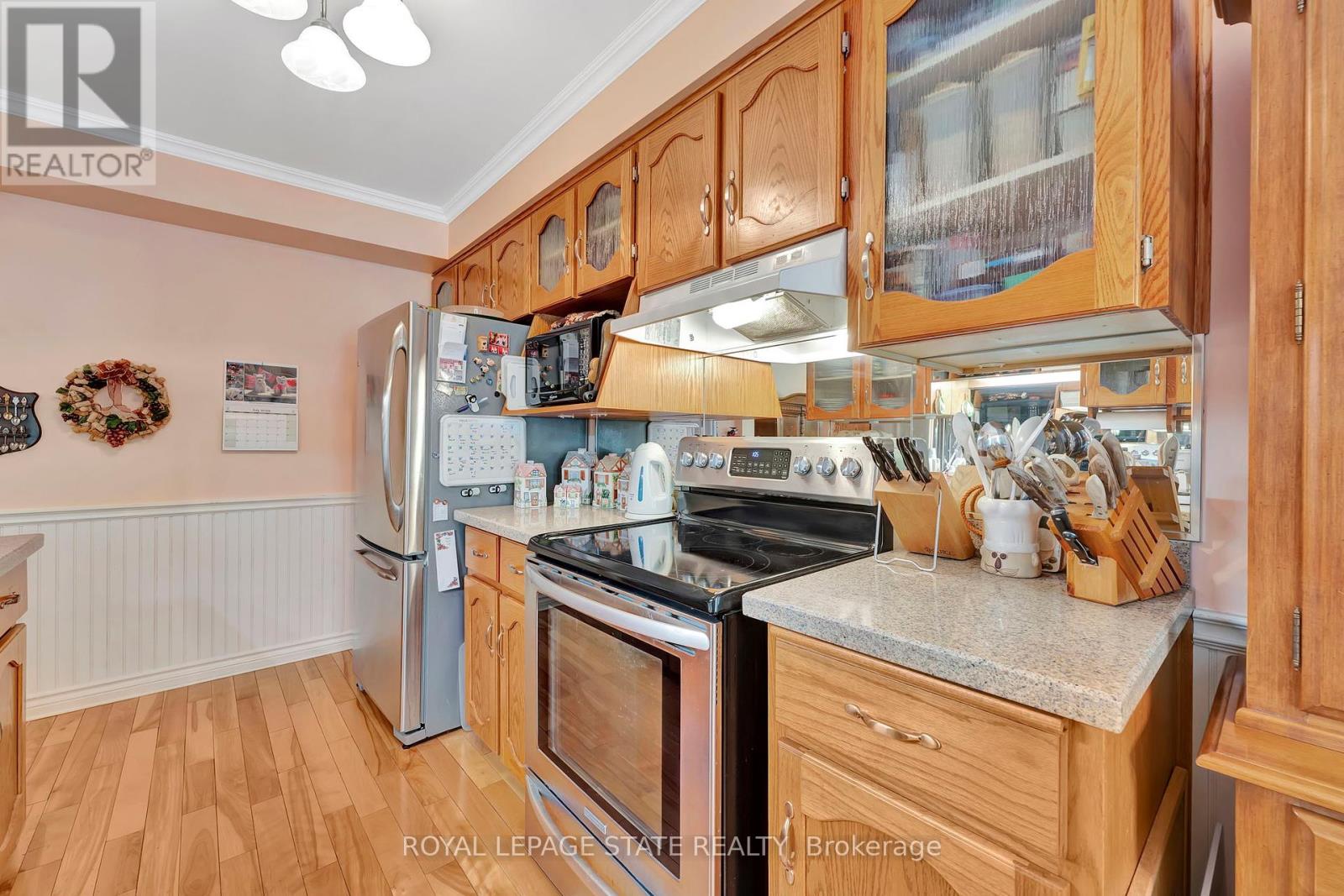 Photo 33 of 12 30 Osler Drive, Hamilton ON