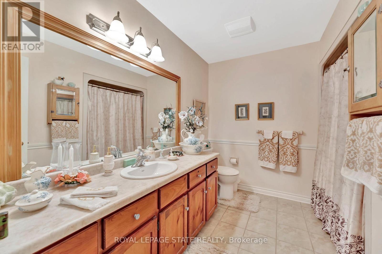 Photo 34 of 12 30 Osler Drive, Hamilton ON