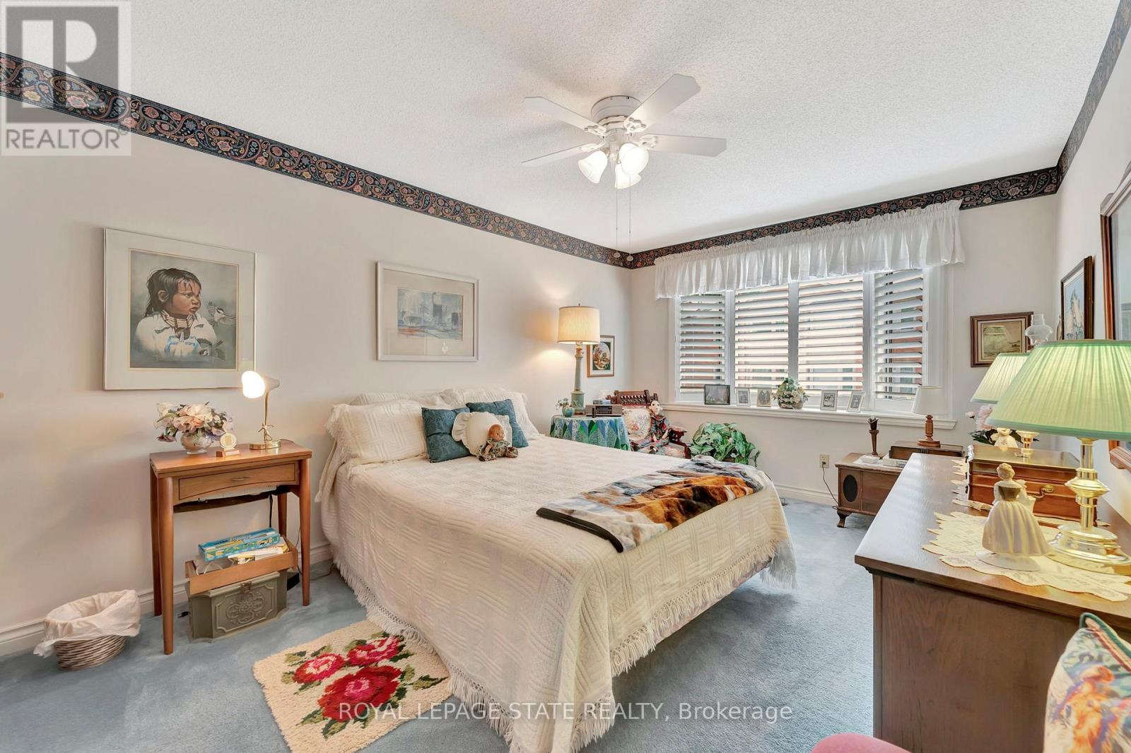 Photo 2 of 12 30 Osler Drive, Hamilton ON