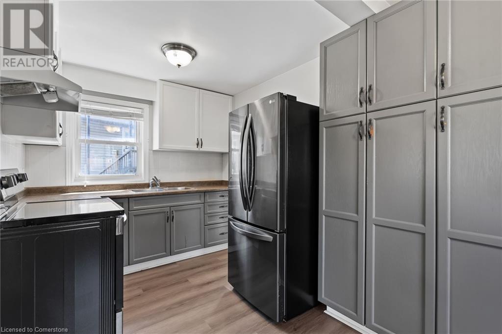 Photo 16 of 111 Rykert Street, St Catharines ON