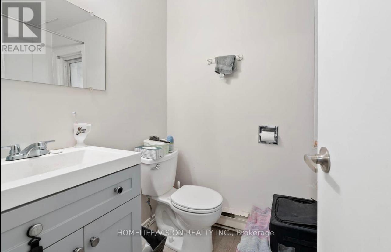 Photo 5 of 78 Front Street S, Orillia ON