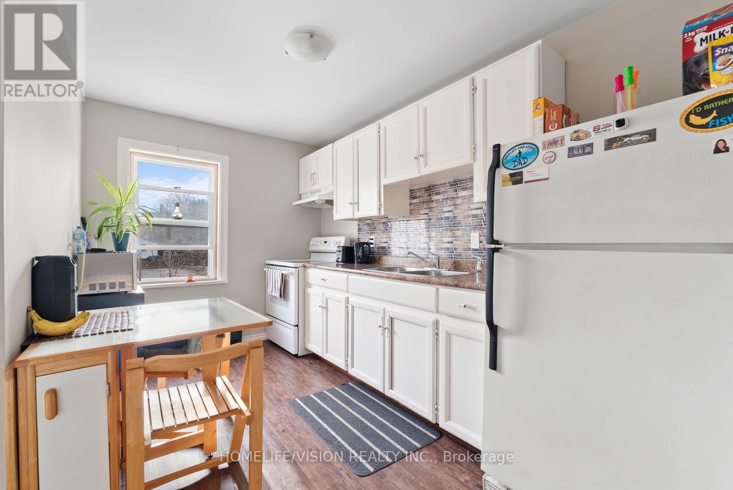 Photo 14 of 78 Front Street S, Orillia ON