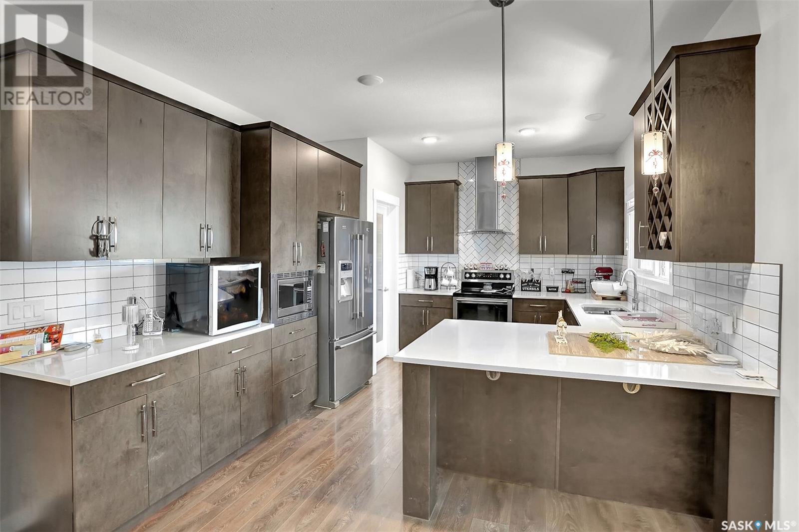 Photo 3 of 3684 Gee Crescent, Regina SK