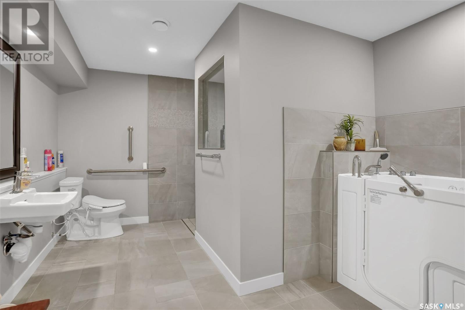 Photo 31 of 3684 Gee Crescent, Regina SK