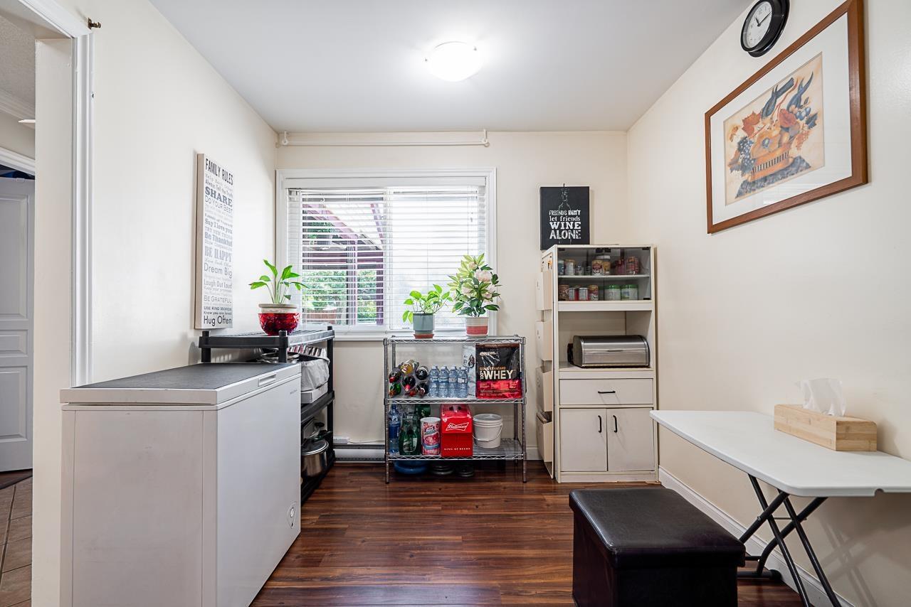 Photo 9 of 51 13990 74 Avenue, Surrey BC
