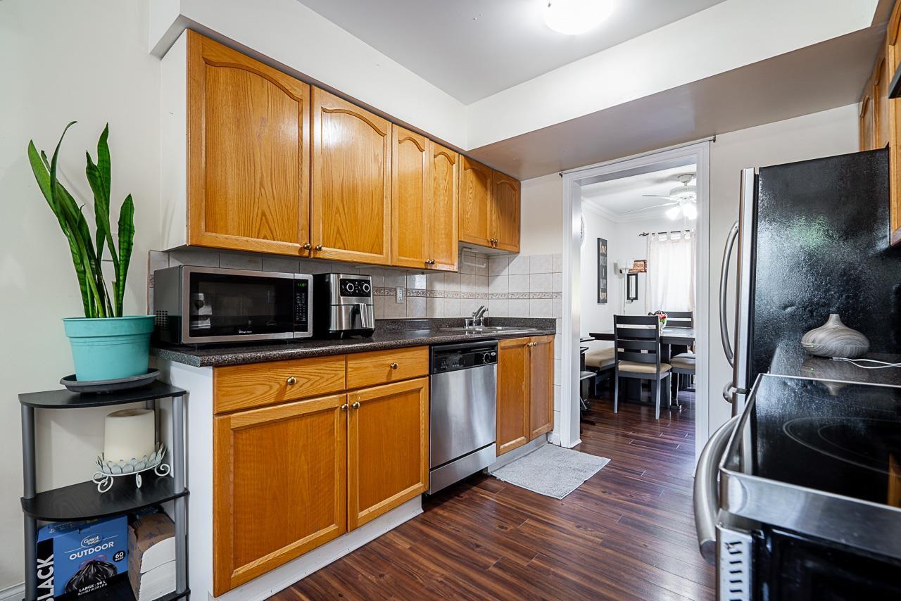 Photo 11 of 51 13990 74 Avenue, Surrey BC