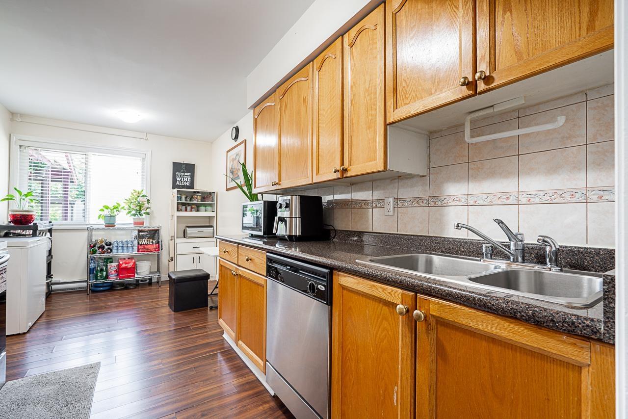 Photo 13 of 51 13990 74 Avenue, Surrey BC
