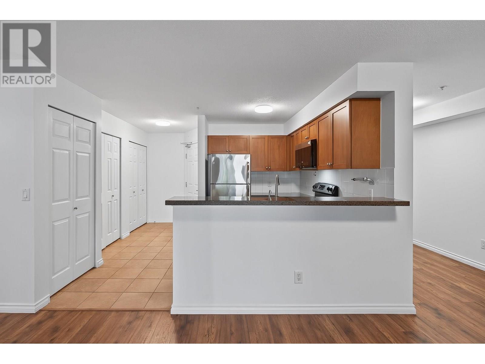 Photo 5 of 2316 244 Sherbrooke Street, New Westminster BC