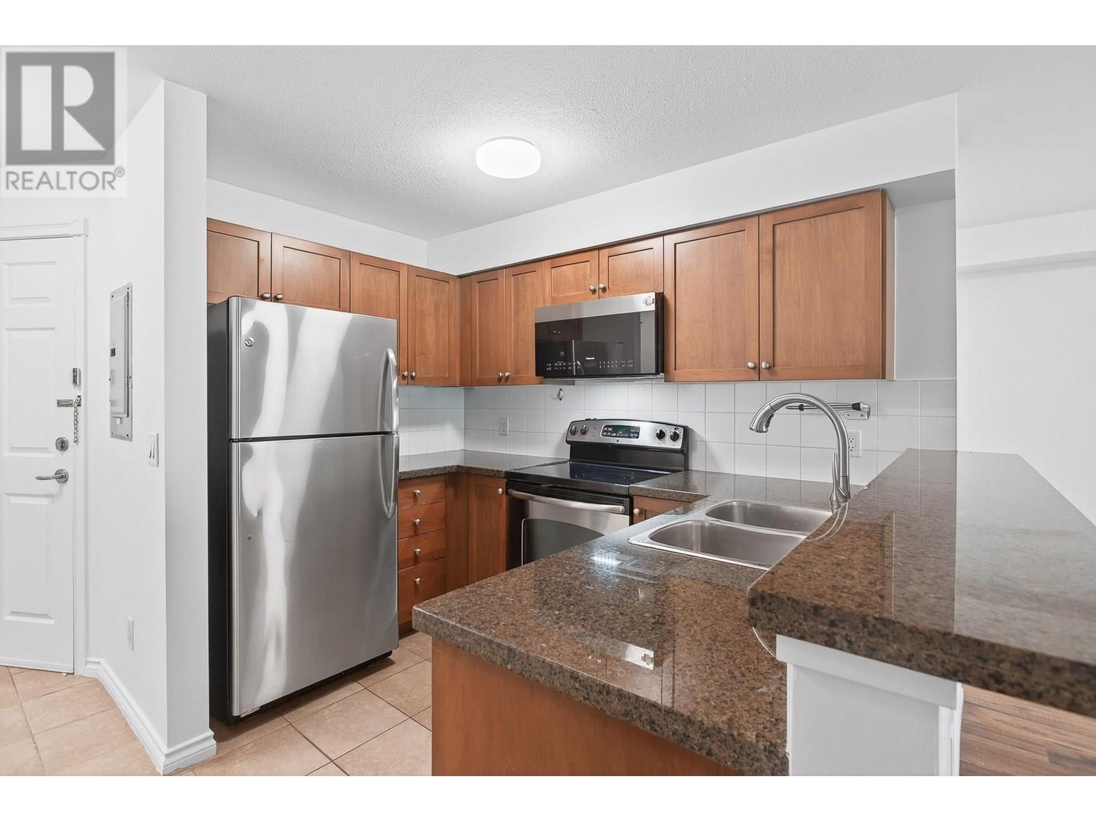 Photo 7 of 2316 244 Sherbrooke Street, New Westminster BC