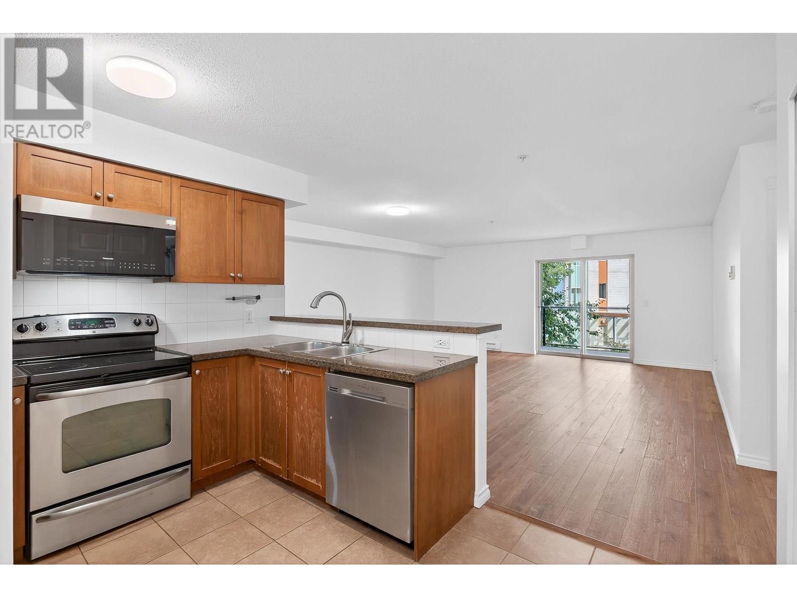 Photo 4 of 2316 244 Sherbrooke Street, New Westminster BC