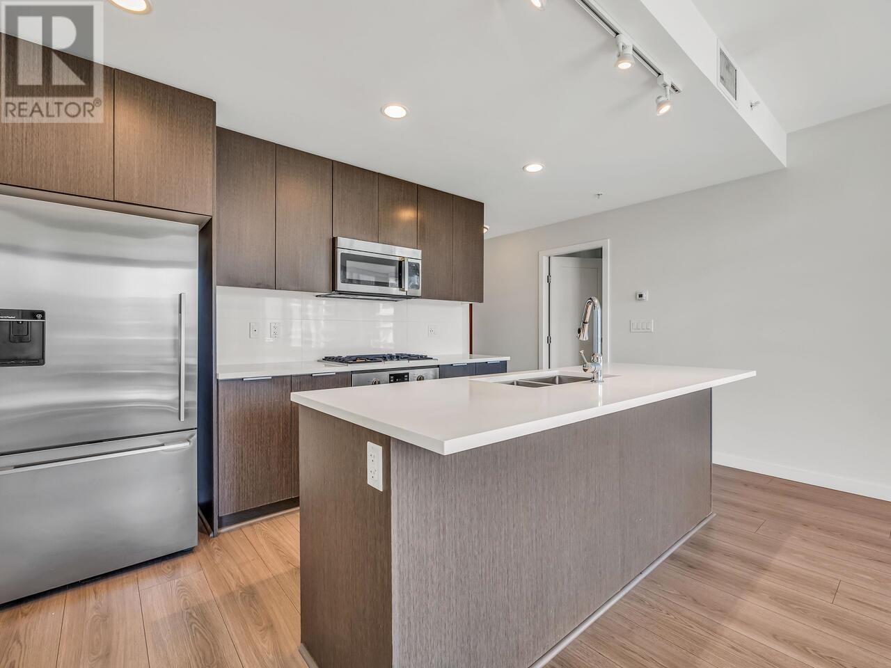 Photo 11 of 816 8688 Hazelbridge Way, Richmond BC