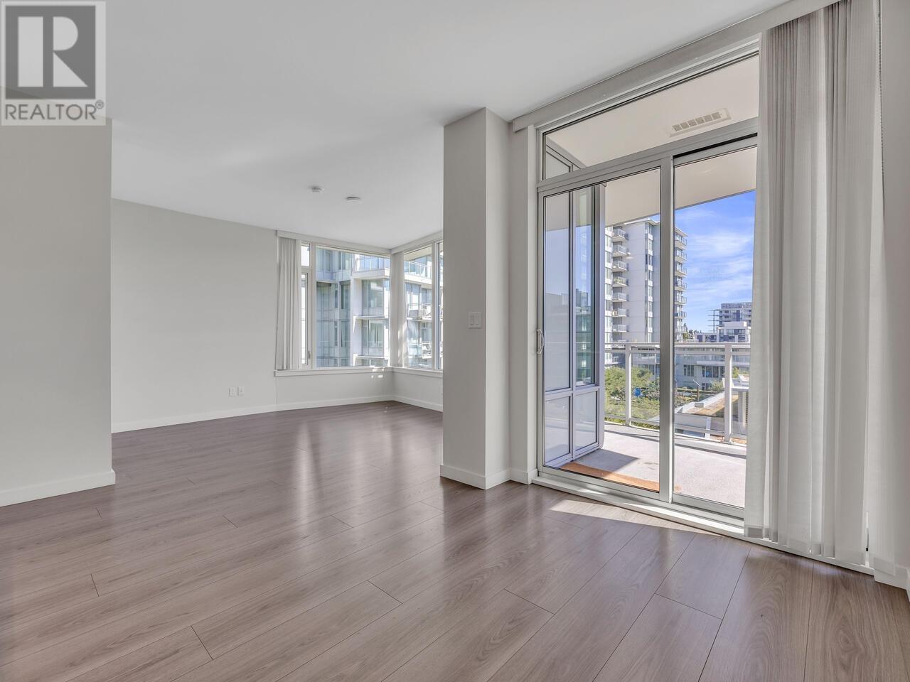 Photo 13 of 816 8688 Hazelbridge Way, Richmond BC