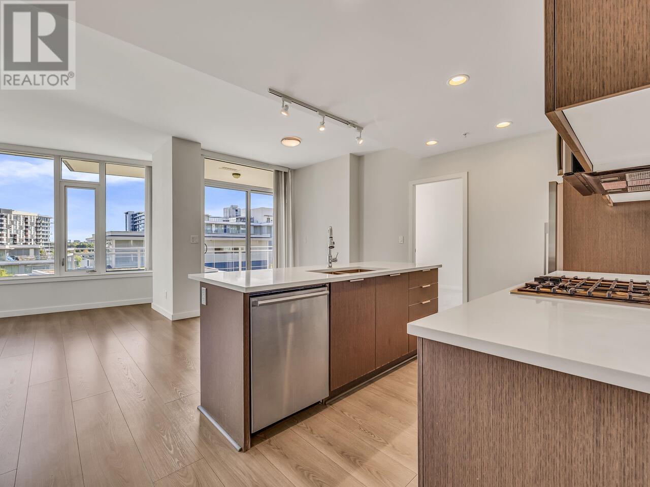 Photo 8 of 816 8688 Hazelbridge Way, Richmond BC