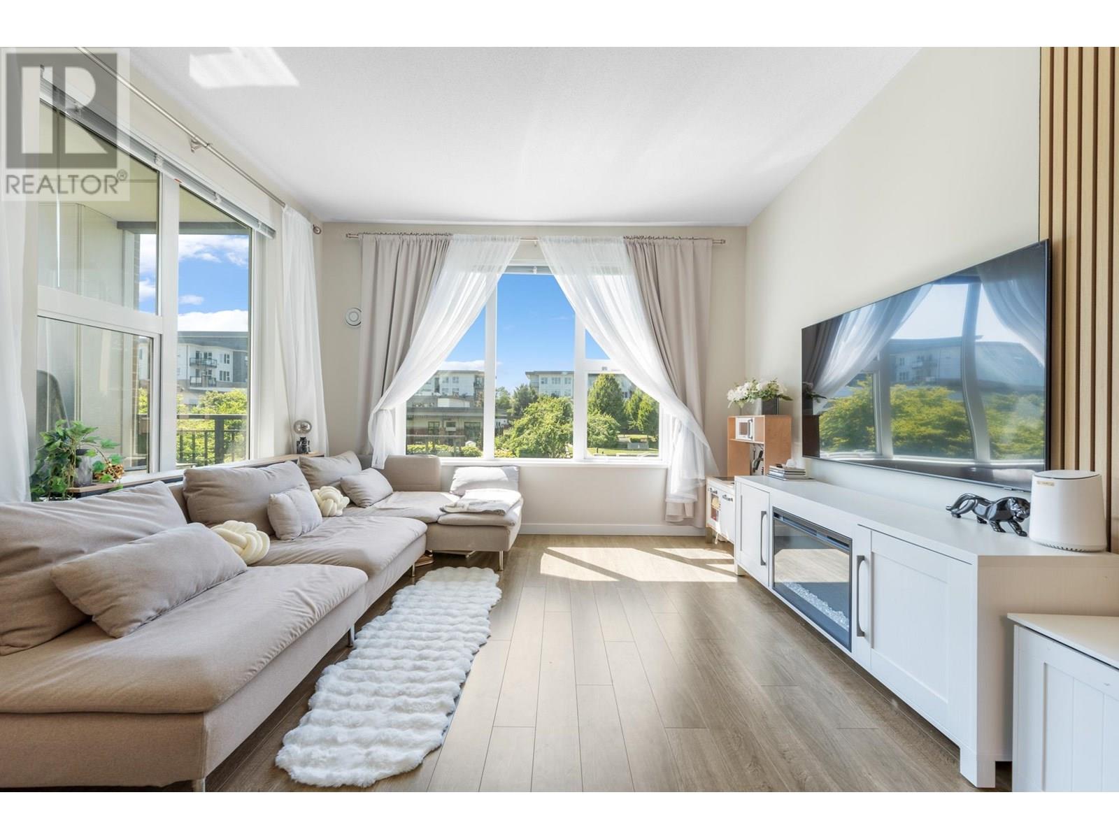 Photo 10 of 215 9388 Tomicki Avenue, Richmond BC