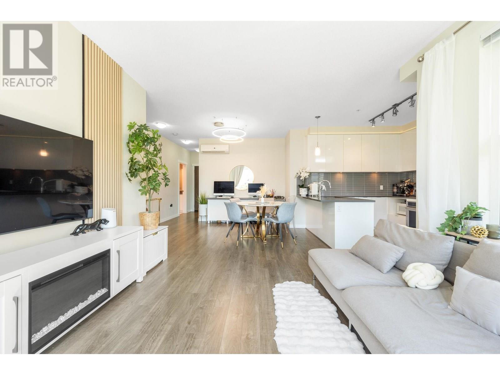 Photo 13 of 215 9388 Tomicki Avenue, Richmond BC