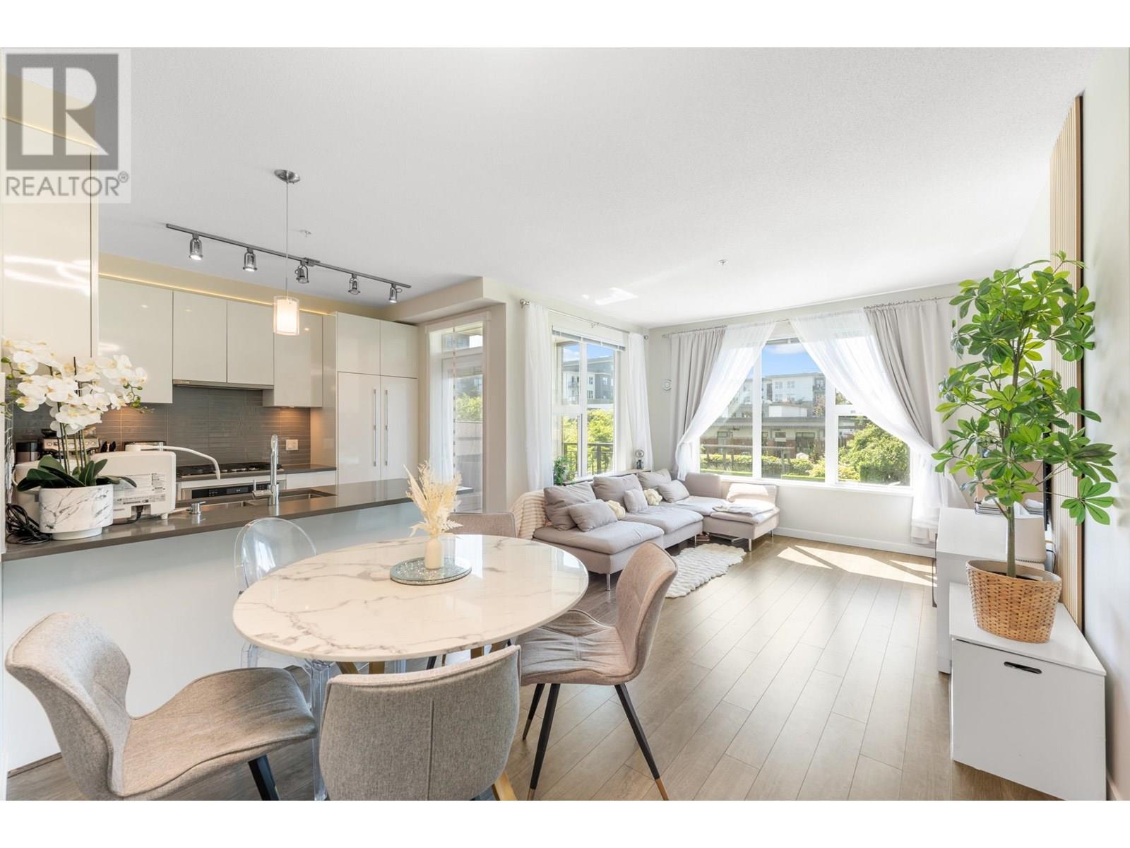 Photo 2 of 215 9388 Tomicki Avenue, Richmond BC