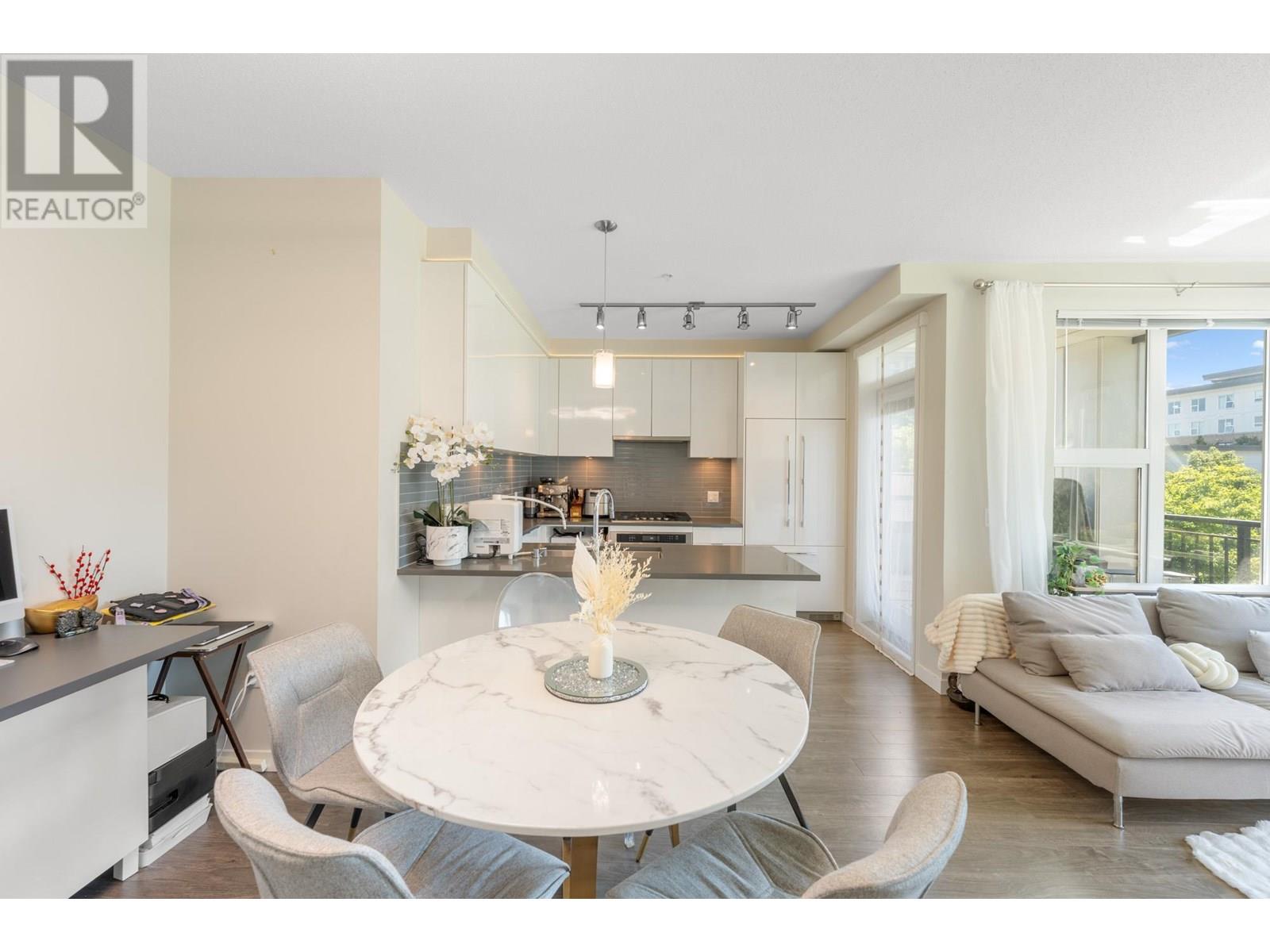 Photo 3 of 215 9388 Tomicki Avenue, Richmond BC