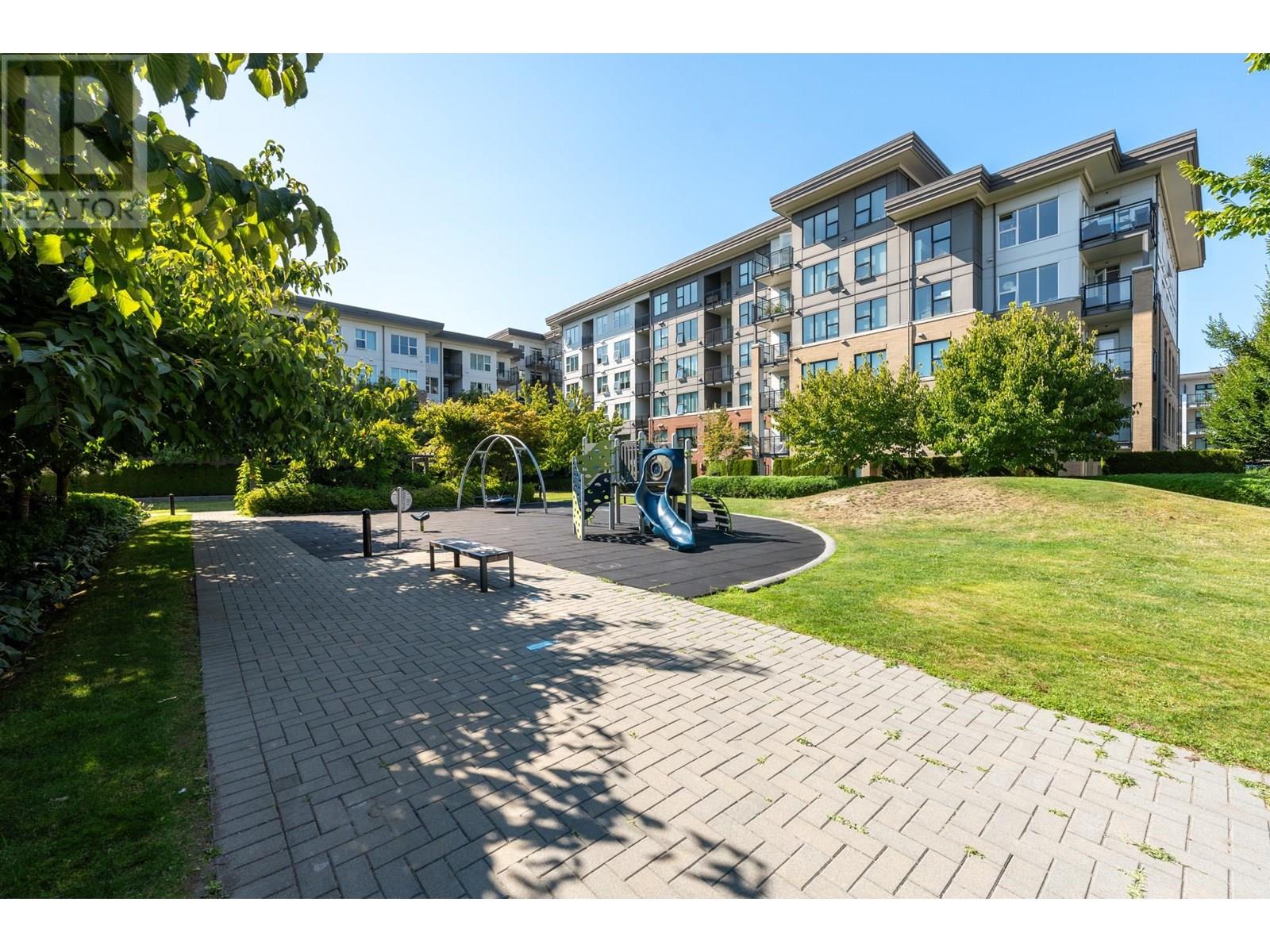 Photo 30 of 215 9388 Tomicki Avenue, Richmond BC