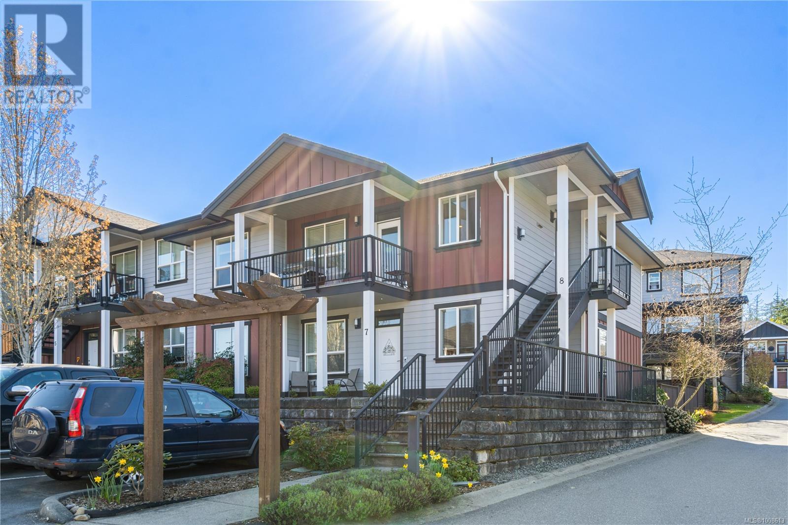 Photo 1 of 8 512 Jim Cram Dr, Ladysmith BC